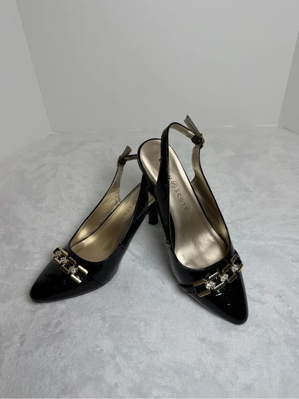 Karen Scott Black Patent Slingback Heels with Gold Accent Size 7